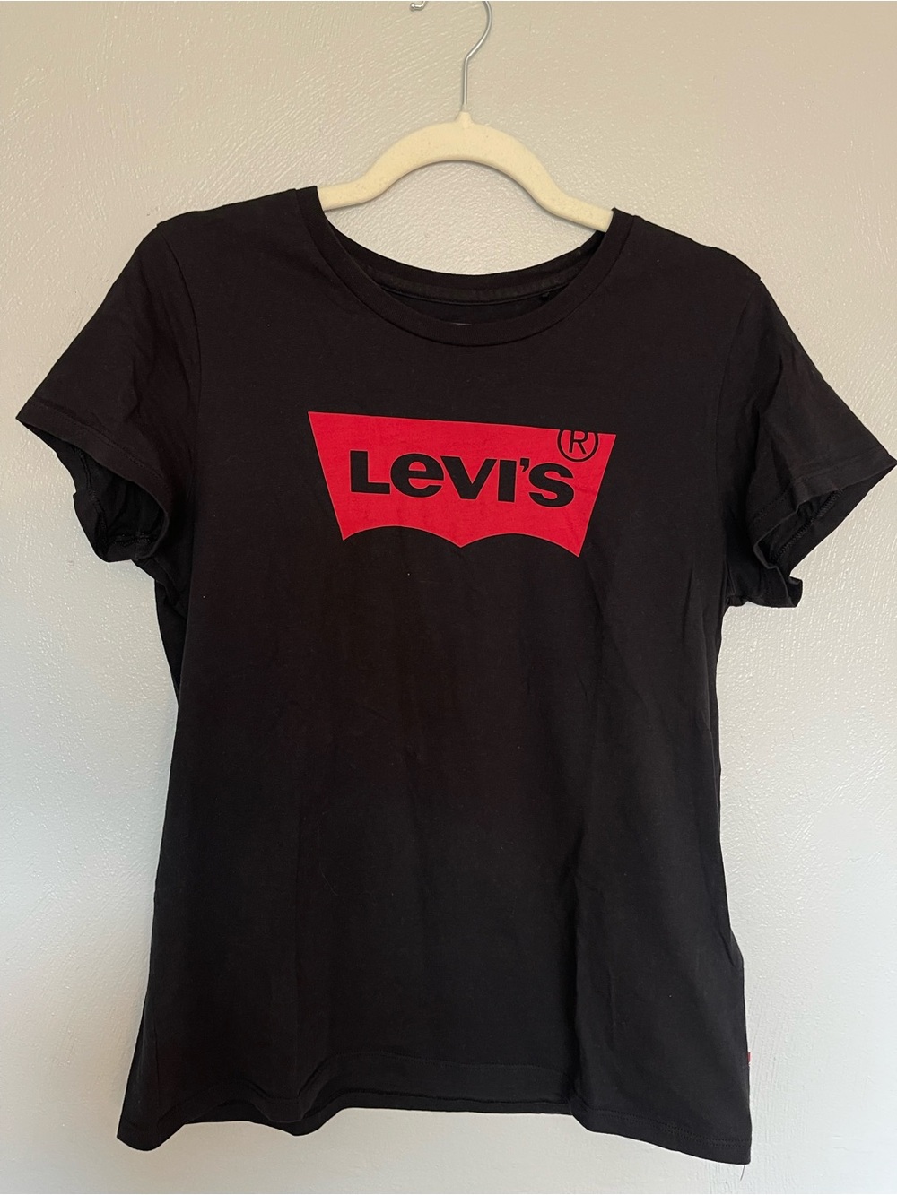 Levi’s Black Batwing Logo Graphic Tee Medium Classic Cotton T-Shirt